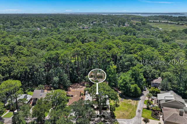 33 Oak Ct, Hilton Head Island, SC 29928
