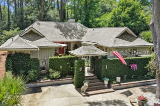 33 Oak Ct, Hilton Head Island, SC 29928