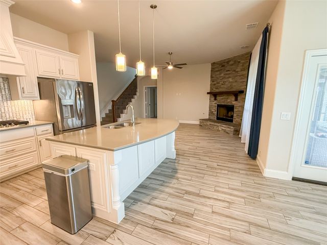 2700 Richard St Street, Burleson, TX 76028