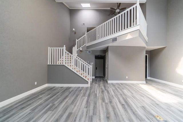 9400 Doliver Drive 34, Houston, TX 77063