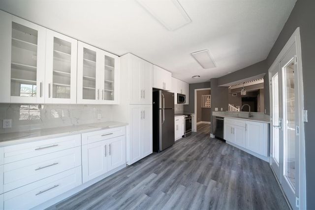 9400 Doliver Drive 34, Houston, TX 77063