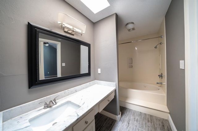 9400 Doliver Drive 34, Houston, TX 77063