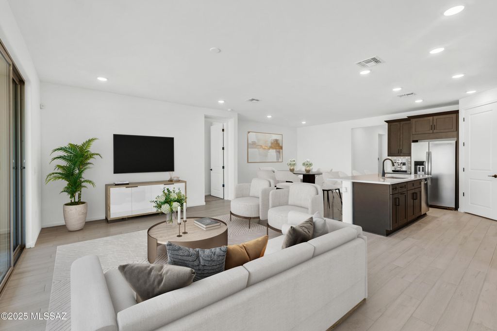 14011 E Squamata Way, Vail, AZ 85641