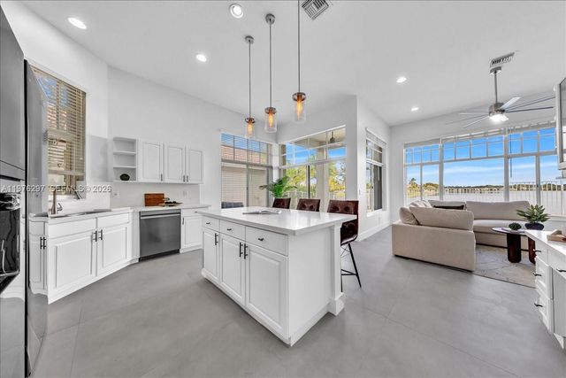 3494 Coco Lake Dr, Coconut Creek, FL 33073