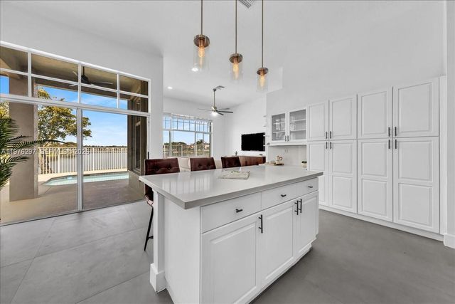 3494 Coco Lake Dr, Coconut Creek, FL 33073