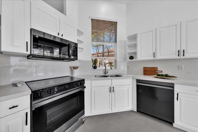 3494 Coco Lake Dr, Coconut Creek, FL 33073