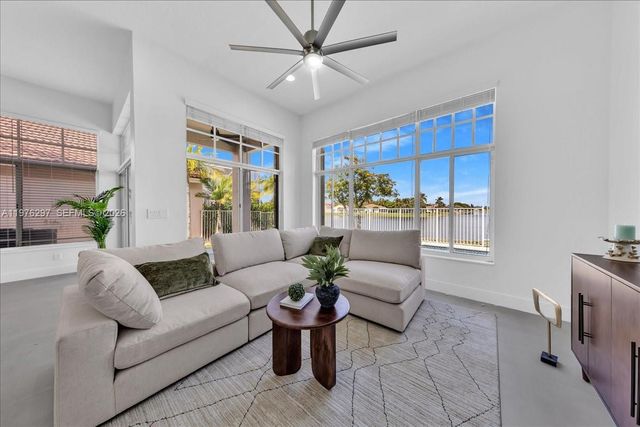 3494 Coco Lake Dr, Coconut Creek, FL 33073