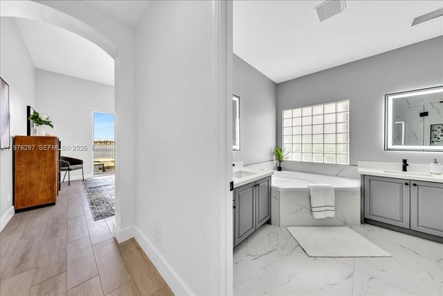 3494 Coco Lake Dr, Coconut Creek, FL 33073