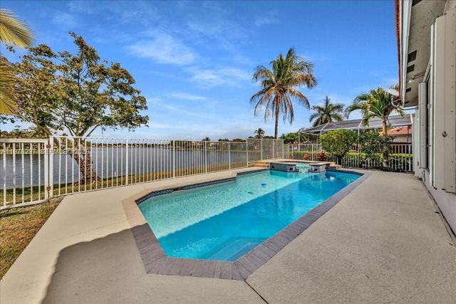 3494 Coco Lake Dr, Coconut Creek, FL 33073