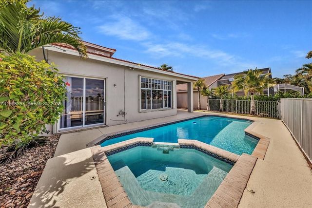 3494 Coco Lake Dr, Coconut Creek, FL 33073