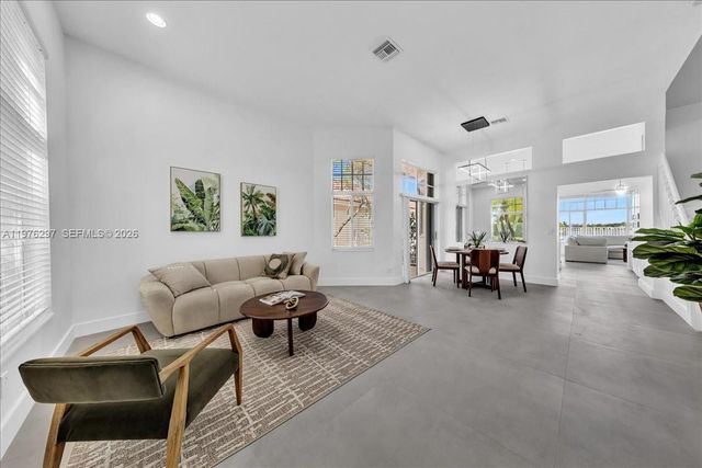 3494 Coco Lake Dr, Coconut Creek, FL 33073