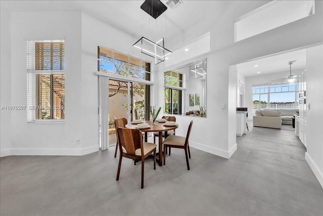 3494 Coco Lake Dr, Coconut Creek, FL 33073