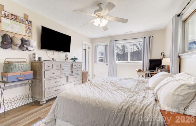 113 Brightwater Heights Drive, Hendersonville, NC 28791