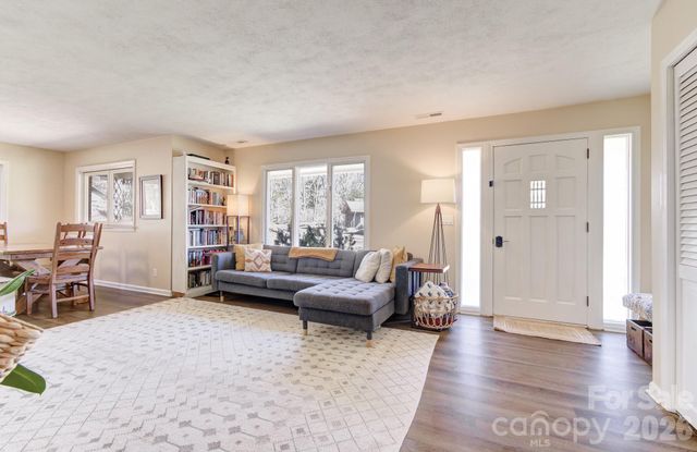 113 Brightwater Heights Drive, Hendersonville, NC 28791