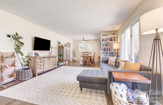 113 Brightwater Heights Drive, Hendersonville, NC 28791