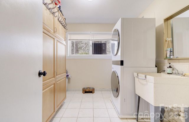 113 Brightwater Heights Drive, Hendersonville, NC 28791