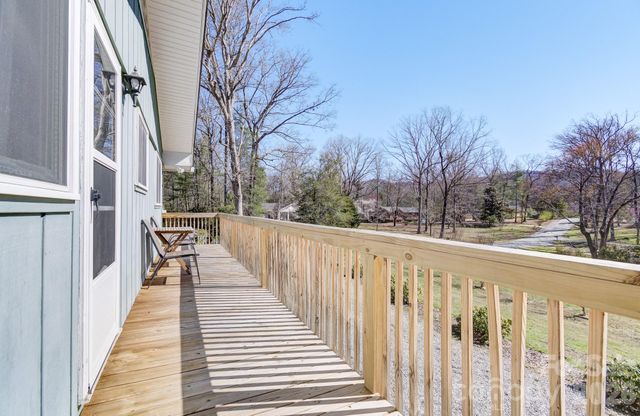 113 Brightwater Heights Drive, Hendersonville, NC 28791