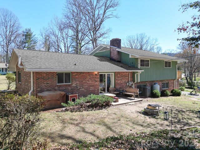 113 Brightwater Heights Drive, Hendersonville, NC 28791