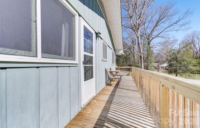 113 Brightwater Heights Drive, Hendersonville, NC 28791