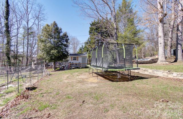 113 Brightwater Heights Drive, Hendersonville, NC 28791