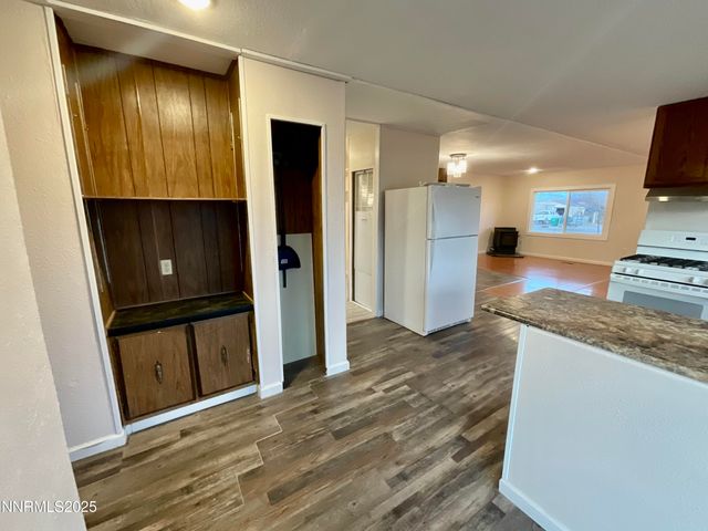 2735 Toiyabe Street, Silver Springs, NV 89429