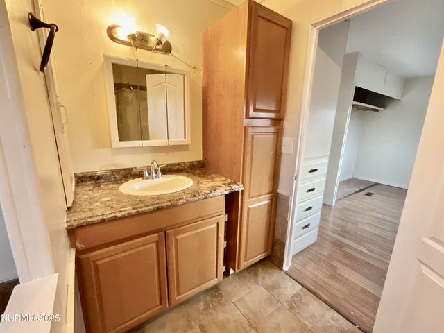 2735 Toiyabe Street, Silver Springs, NV 89429