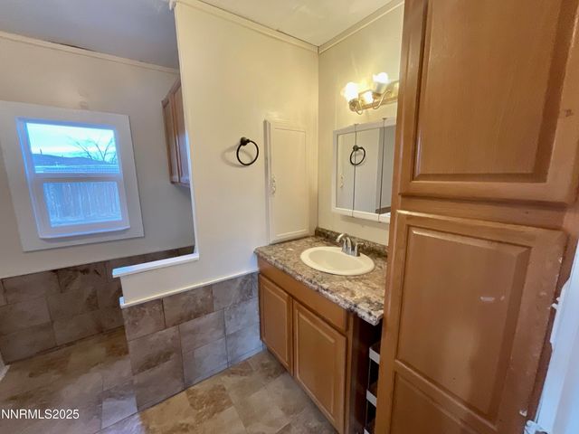 2735 Toiyabe Street, Silver Springs, NV 89429