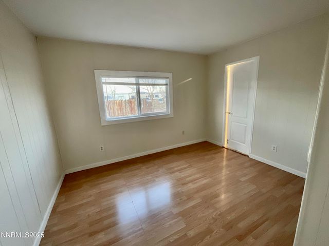 2735 Toiyabe Street, Silver Springs, NV 89429