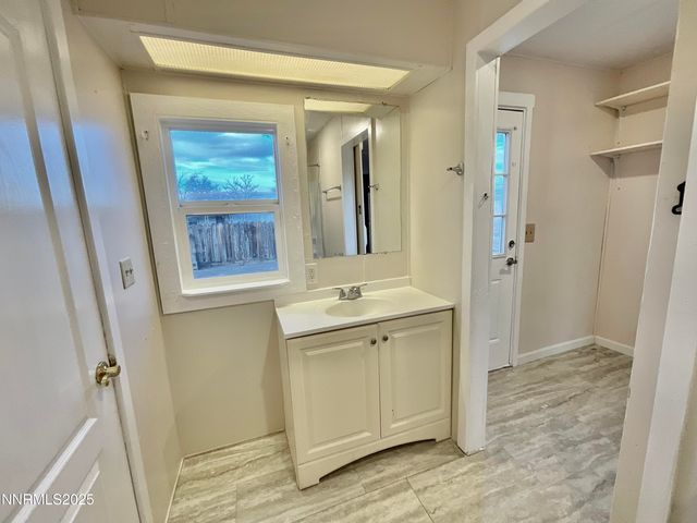 2735 Toiyabe Street, Silver Springs, NV 89429