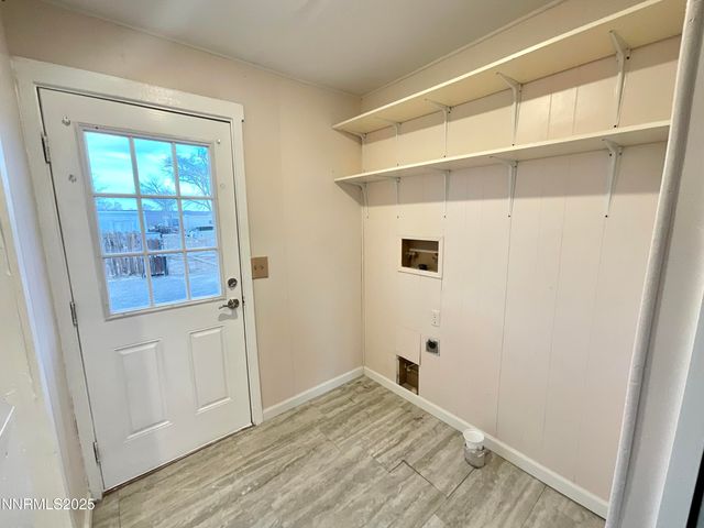 2735 Toiyabe Street, Silver Springs, NV 89429