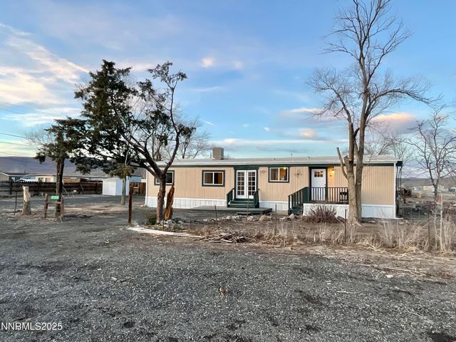 2735 Toiyabe Street, Silver Springs, NV 89429
