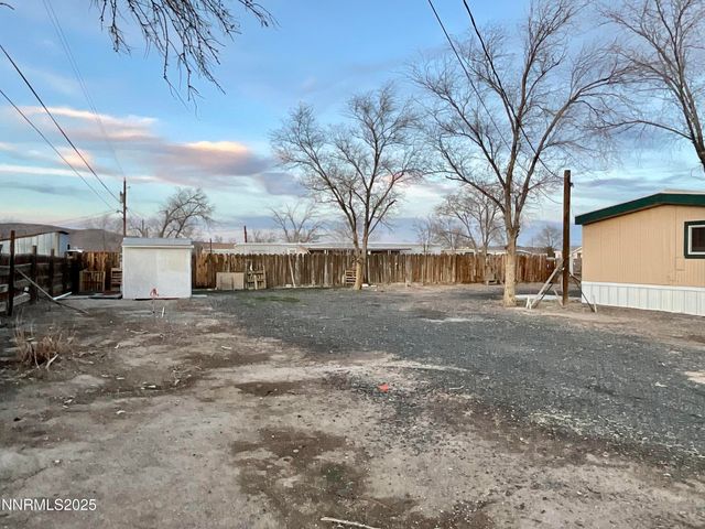 2735 Toiyabe Street, Silver Springs, NV 89429