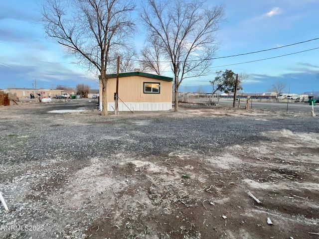 2735 Toiyabe Street, Silver Springs, NV 89429