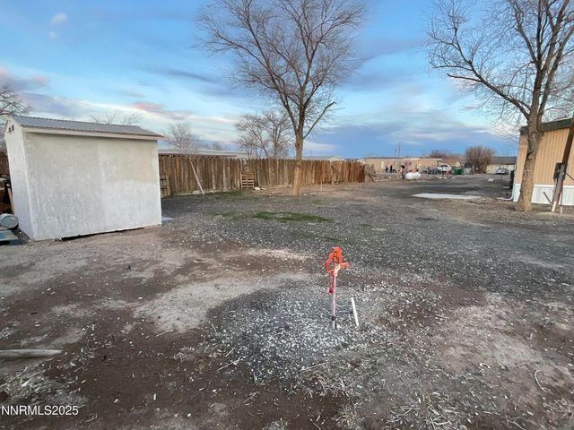 2735 Toiyabe Street, Silver Springs, NV 89429