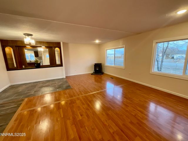 2735 Toiyabe Street, Silver Springs, NV 89429