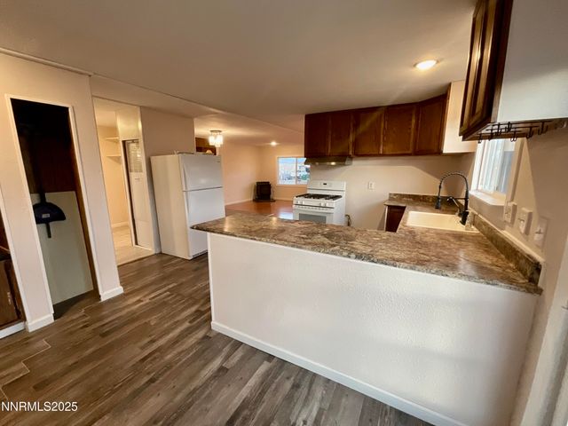 2735 Toiyabe Street, Silver Springs, NV 89429