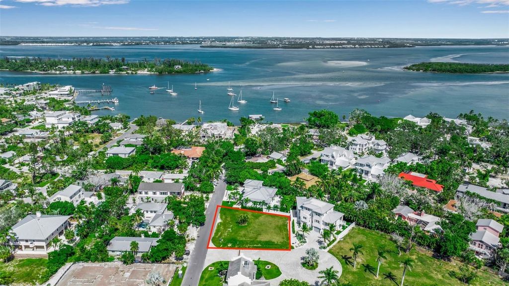 Image 3 of property listing at 610 HIBISCUS WAY, Longboat Key, FL 34228