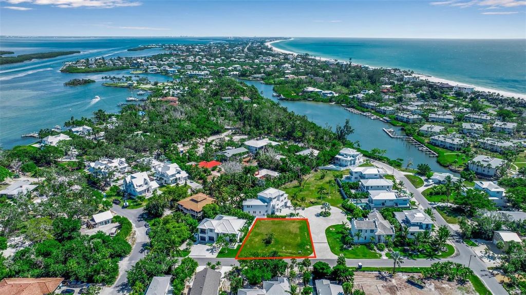 Image 6 of property listing at 610 HIBISCUS WAY, Longboat Key, FL 34228