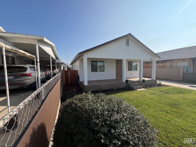 729 Sterling Road, Bakersfield, CA 93306
