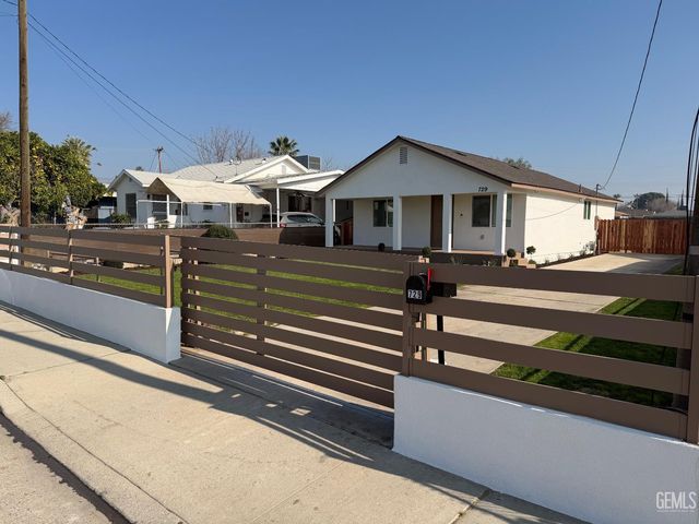 729 Sterling Road, Bakersfield, CA 93306