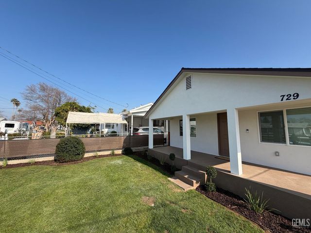 729 Sterling Road, Bakersfield, CA 93306
