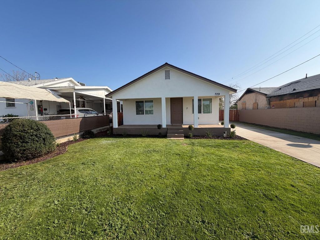 729 Sterling Road, Bakersfield, CA 93306