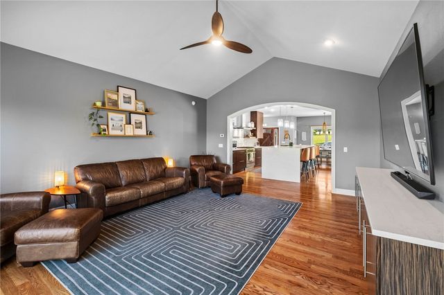 13600 Gooseberry Road, Bentonville, AR 72712