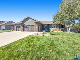 1209 S Discovery Ave Avenue, Sioux Falls, SD 57106