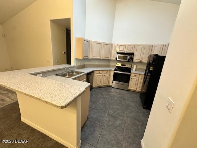 12 Zorlou Court, Palm Coast, FL 32164