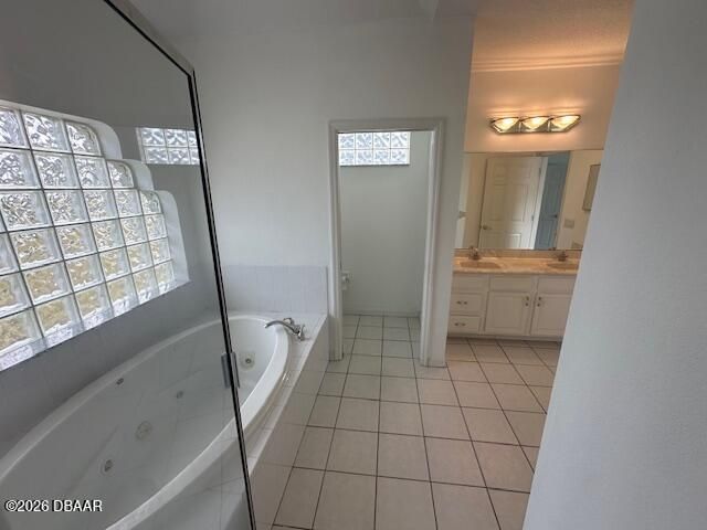 12 Zorlou Court, Palm Coast, FL 32164