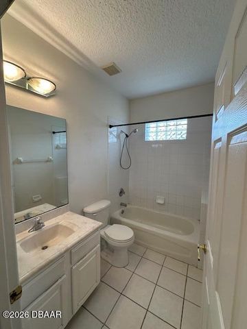 12 Zorlou Court, Palm Coast, FL 32164