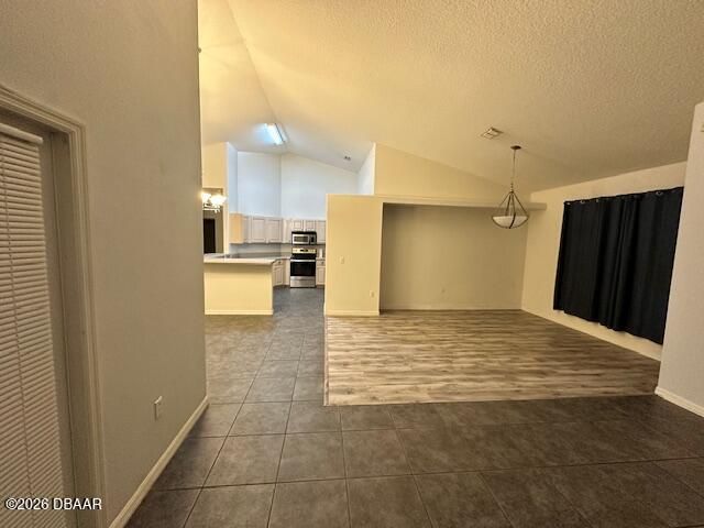 12 Zorlou Court, Palm Coast, FL 32164