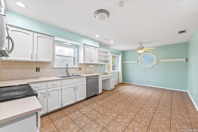 13611 BELL DR, San Antonio, TX 78217