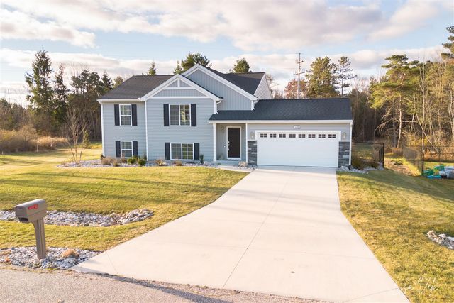 1309 Waterpoint Court, Whitehall, MI 49461